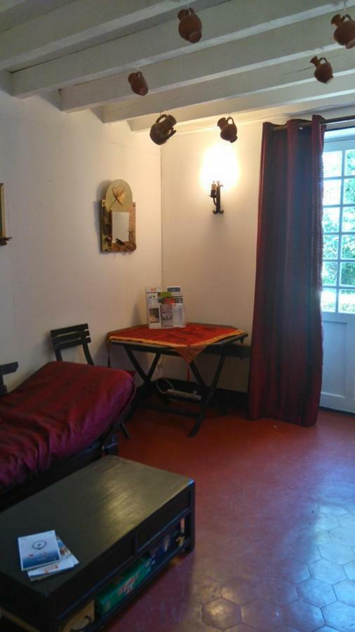 Le Vol Du Papillon Hotell Treigny Exteriör bild